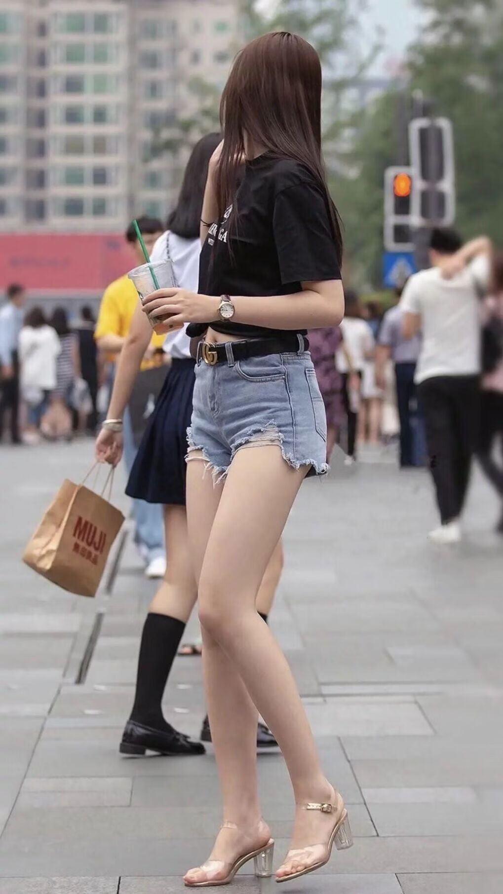 挖掘机多少钱一台的图片（挖掘机多少钱啊）